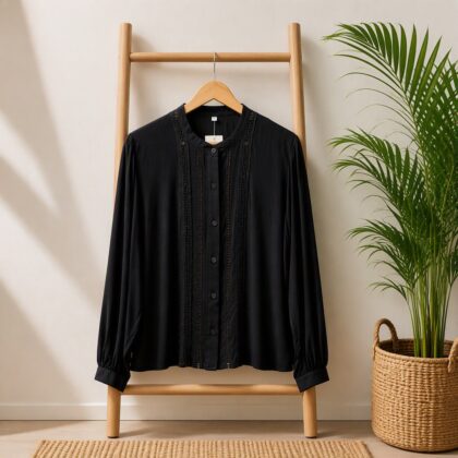 CAMISA CON PUNTILLA CUELLO MAO MANGA LARGA